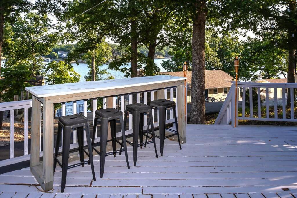 Funky Little Lakehouse - Private Dock And Sunset View Sunrise Beach 외부 사진